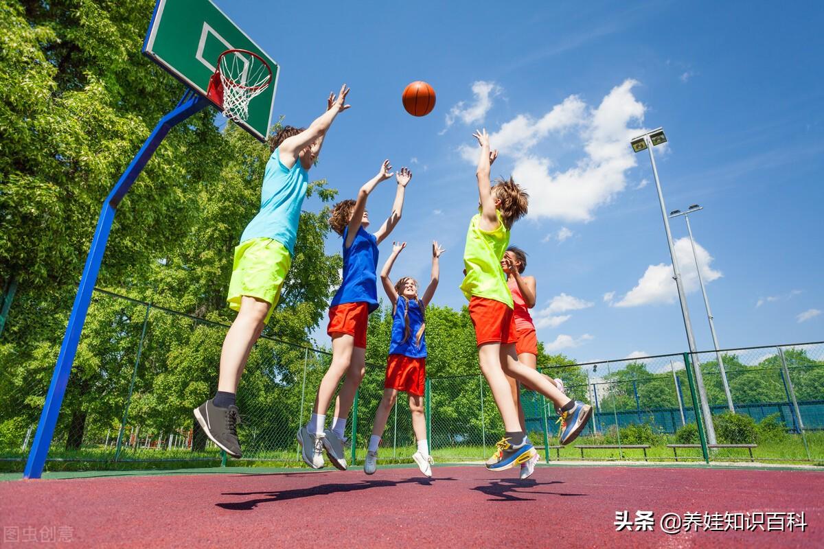 打篮球对孩子的好处有哪些（小朋友学篮球锻炼哪些能力）  第1张