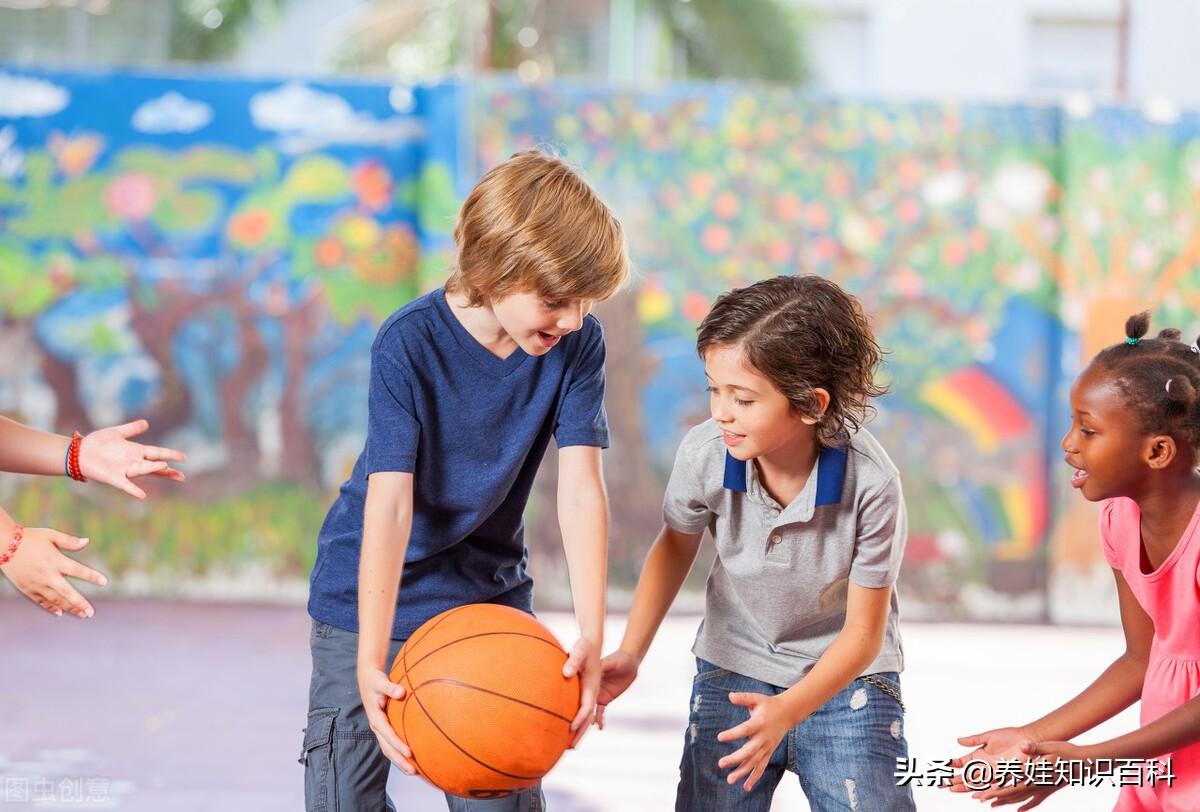 打篮球对孩子的好处有哪些（小朋友学篮球锻炼哪些能力）  第3张