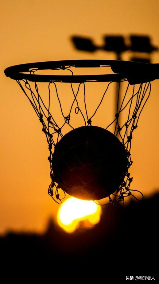 篮球篮筐高度是多少米（标准的篮球篮筐高度3.05米）  第2张